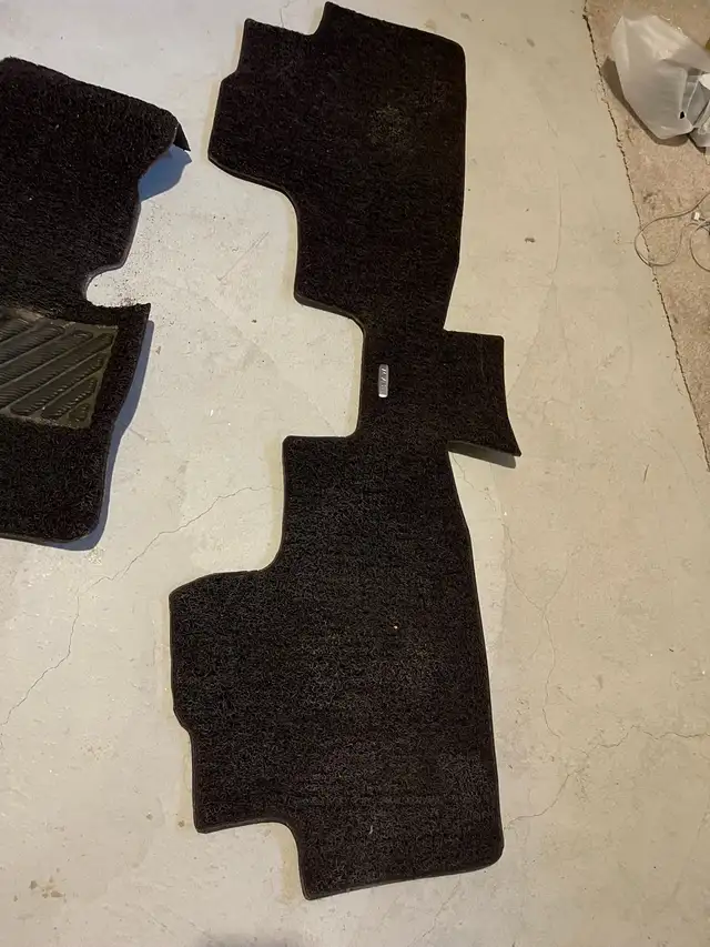 bmw x3 mat in Other Parts & Accessories in Markham / York Region - Image 3