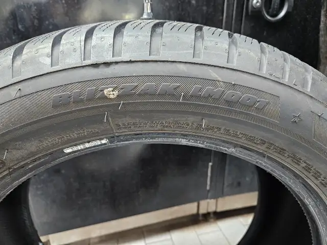 Used 1x Bridgestone Blizzak LM001 Runflat winter tire. 245 50 19 in Tires & Rims in Markham / York Region - Image 7