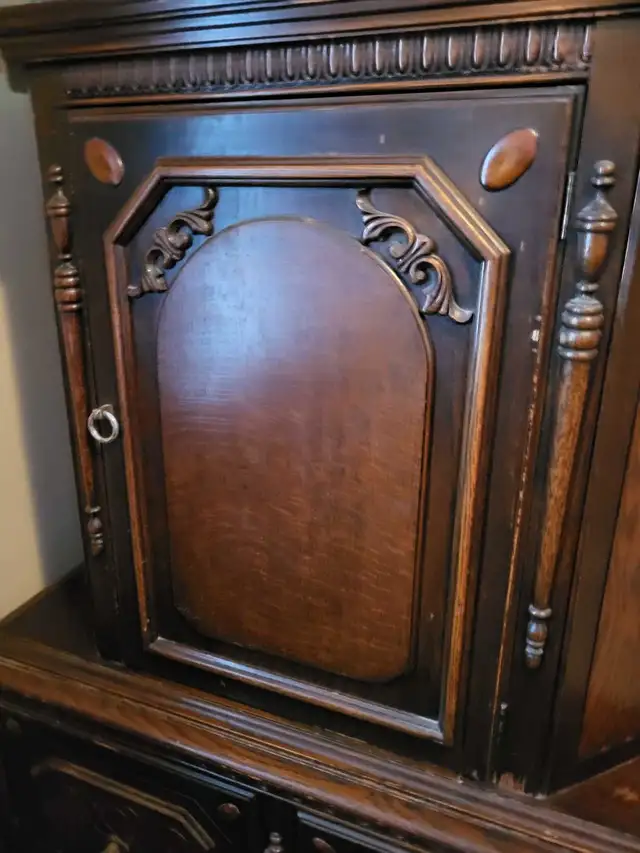 Rare Antique Hutch in Hutches & Display Cabinets in Belleville - Image 3