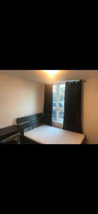 Room for rent in Guelph S all inclusive private bath  furniture