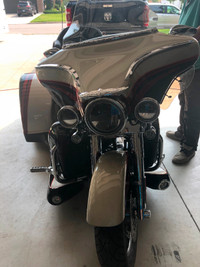 Harley Davidson CVO converted into Trike