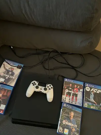 NÉGOCIABLE ps4 avec manette et jeux, View more