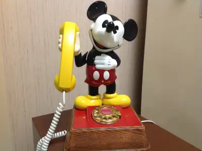 Téléphone Mickey Mouse de collection Walt Disney, View more