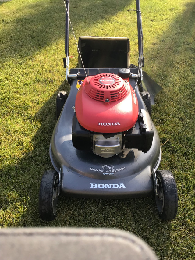 Honda HRR 216 Lawnmower | Lawnmowers & Leaf Blowers | Saskatoon | Kijiji