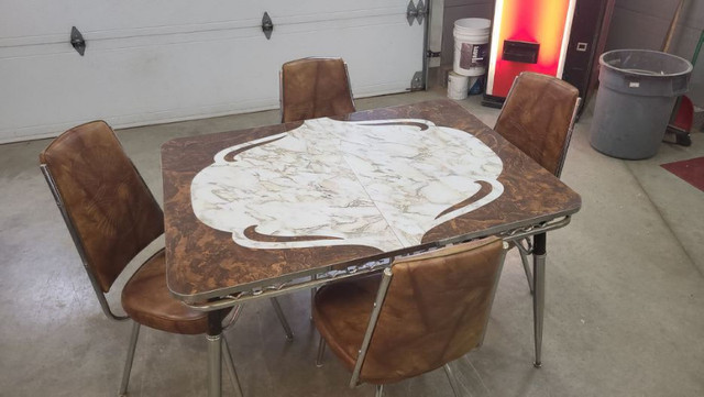Ensemble table et chaises rétro vintage chrome arborite dans Mobilier de salle à manger et cuisine  à Lanaudière - Image 2