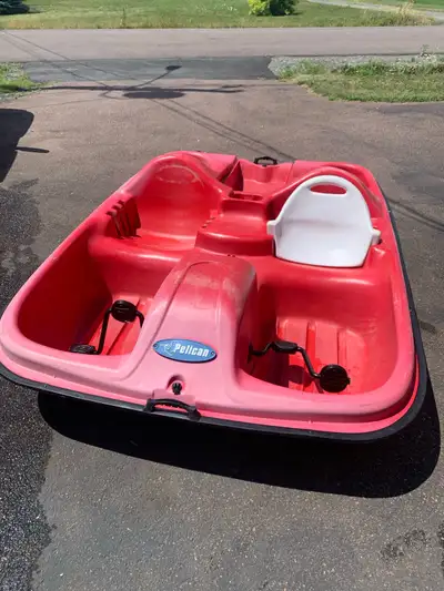 Monaco 5 passenger pedal boat. Purchased all new parts from Pelican. Comes with one child adjustable...