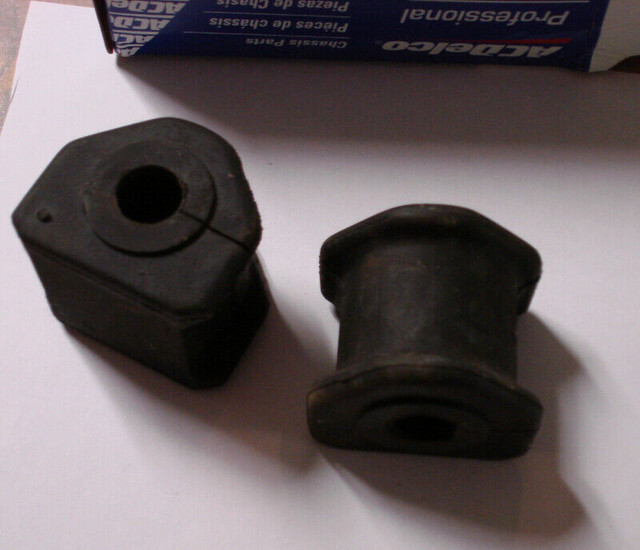 Rear sway bar bushings, 2005-2009 Ford Mustang, Delco pn 45F2115 in Other Parts & Accessories in Winnipeg