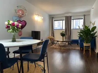 Beau 4 /12 meublé rénové sur Le Plateau