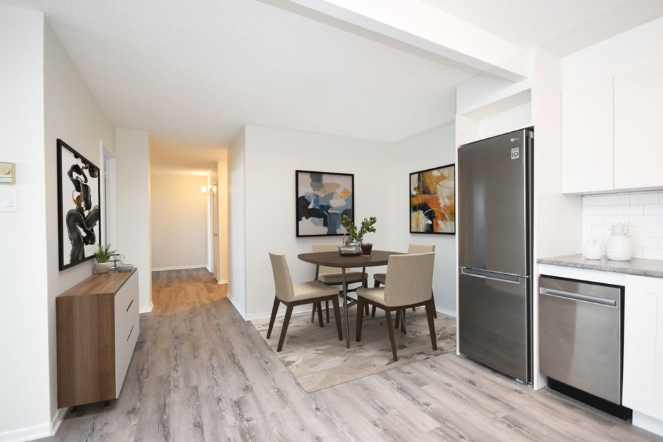 3bdrm 2full bath pool and parking 4