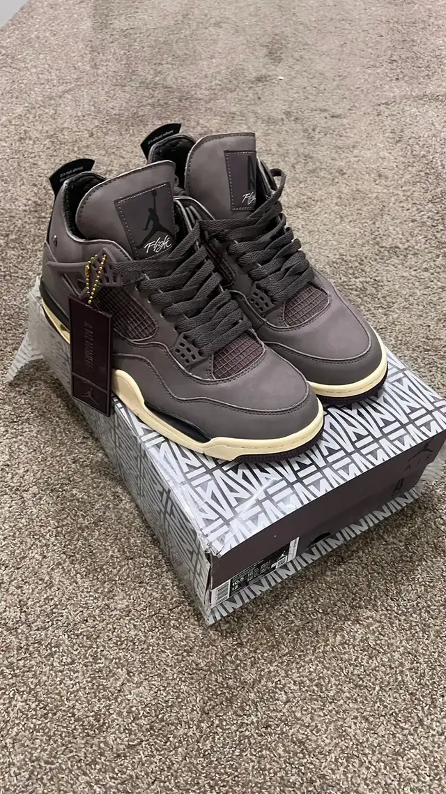 Jordan 4 a ma maneire size 10 in Men's Shoes in Calgary - Image 4