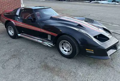 1981 C3 corvette, 4speed. Ecklers body kit, custom paint, The 350s bored 30 over with a thumper cams...