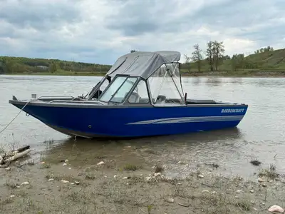 Private Sale by the First and Original Owner For Sale: 2004 Harbercraft 1875 XL, with 2 Stroke Mercu...