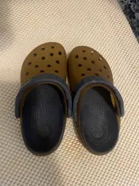 Boys infants Crocs Size 11 Good Shape