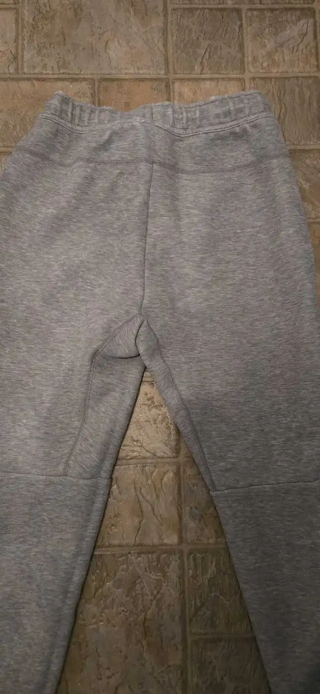 Nike Tech Grey mens medium in Men's in Cole Harbour - Image 2