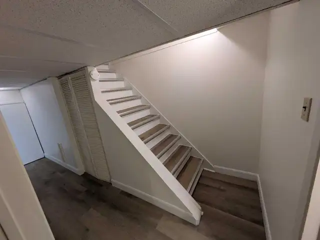 1+1 Bedroom Basement Apartment (All Utilities Included) in Short Term Rentals in Oshawa / Durham Region - Image 3