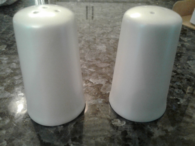 NEW Salt and Pepper white ceramic in Kitchen & Dining Wares in St. Catharines