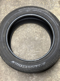 265/50R20: 1 Bridgestone All season tire (80% thread)