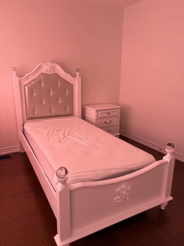 Twin princess white bed Dresser Nightstand in Beds & Mattresses in Oshawa / Durham Region - Image 10