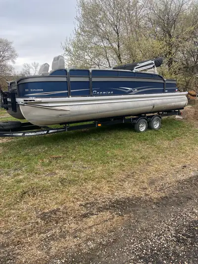 2014 premier 221 explorer 23.4’ long, 115 hp evinrude, change room with toilet, live well, travel co...