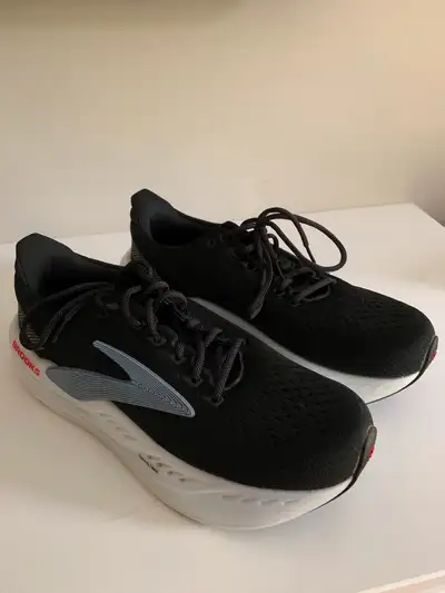 Brooks Glycerin Max men’s sized 10.5 running shoe, View more