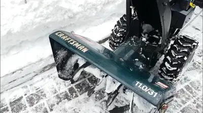 souffleuse à neige Craftsman 11hp 31 pouces-450$, View more
