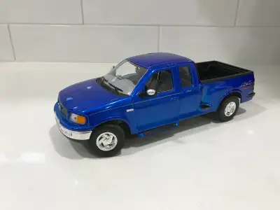 1:18 Diecast Welly Ford F150 Loose no box $45