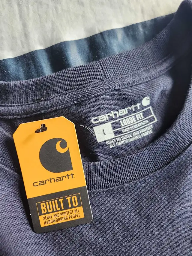 carhartt mens t shirt in Men's in Mississauga / Peel Region - Image 3