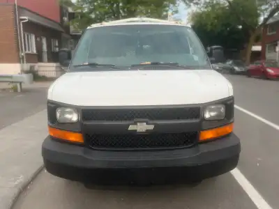 Chevrolet Express 2500 2007 Prix : 6 900 $ Modèle : Express 2500 Année : 2007 Kilométrage : 245 000...