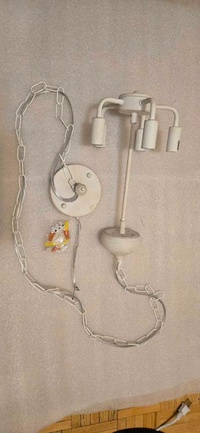 Mini Chandelier in Indoor Lighting & Fans in City of Toronto - Image 9