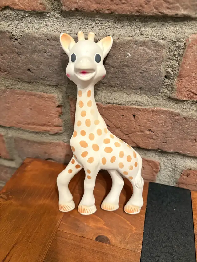 Sophie the giraffe in Toys in Ottawa - Image 2