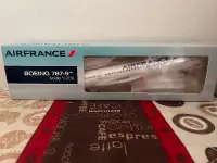 VINTAGE COLLECTIBLE, BOEING 787-9, SCALE MODEL, 1:200, NEW