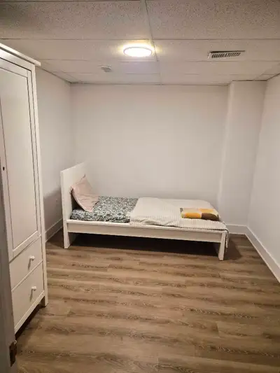 Clean Private Room – Bridle Path Super clean private room for rent shared bathroom and kitchen with...
