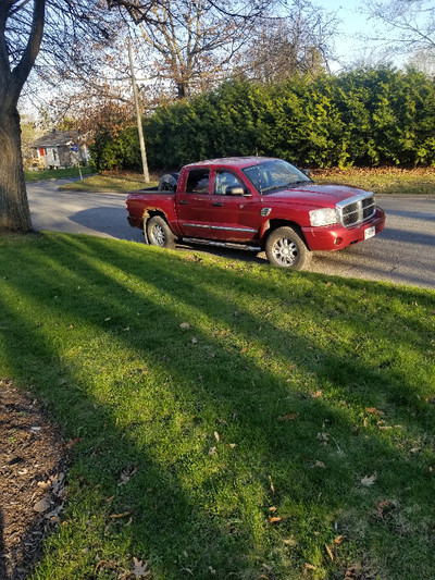 2007 Dodge Dakota Quad Cab SLT 4WD 4X4 - As is