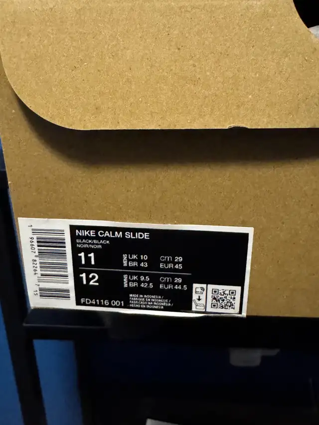 Nike Calm Slides - Size 11 in Men's Shoes in Hamilton - Image 3