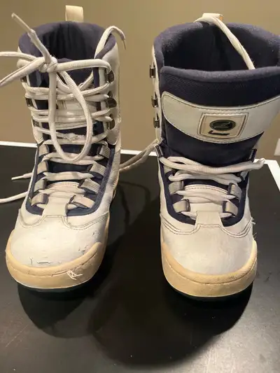 snowboarding boots size 7, View more