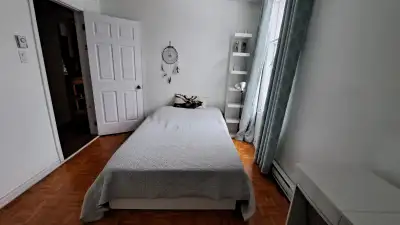 LOCATION TEMPORAIRE pour 1 personne dans la chambre bleue - 2semaines et demi. Veuillez lire l'annon...