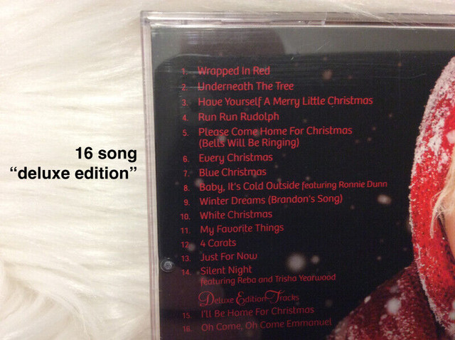 Kelly Clarkson "Wrapped In Red" - Christmas cd (like new) - $5 in CDs, DVDs & Blu-ray in City of Halifax - Image 3