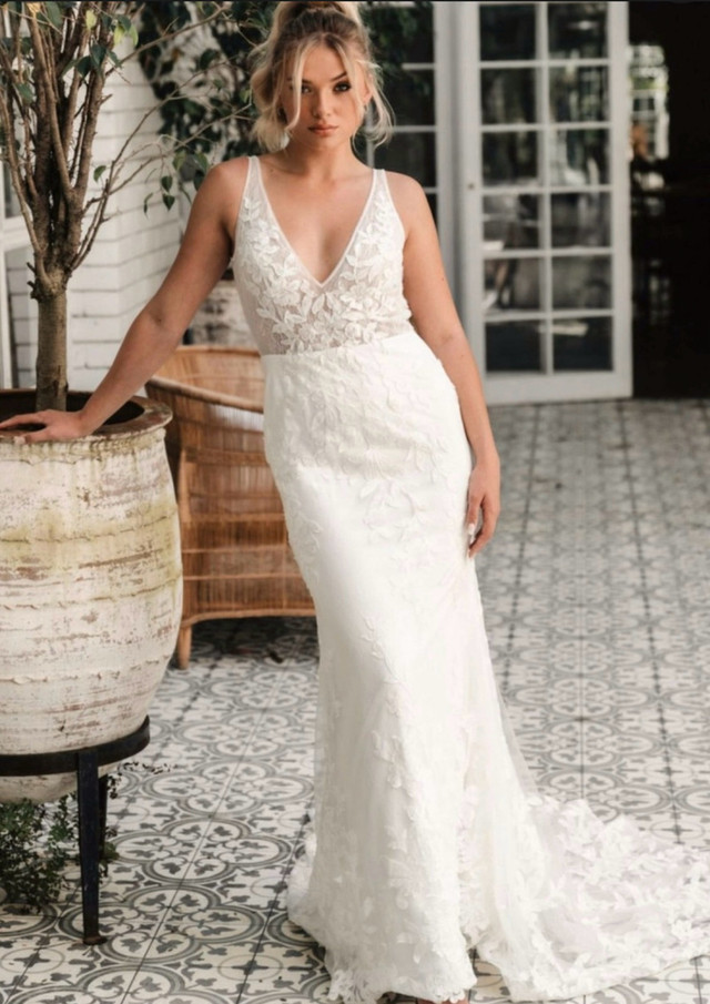 Lee Bee Bride Sienna Wedding Dress in Wedding in Oakville / Halton Region - Image 3
