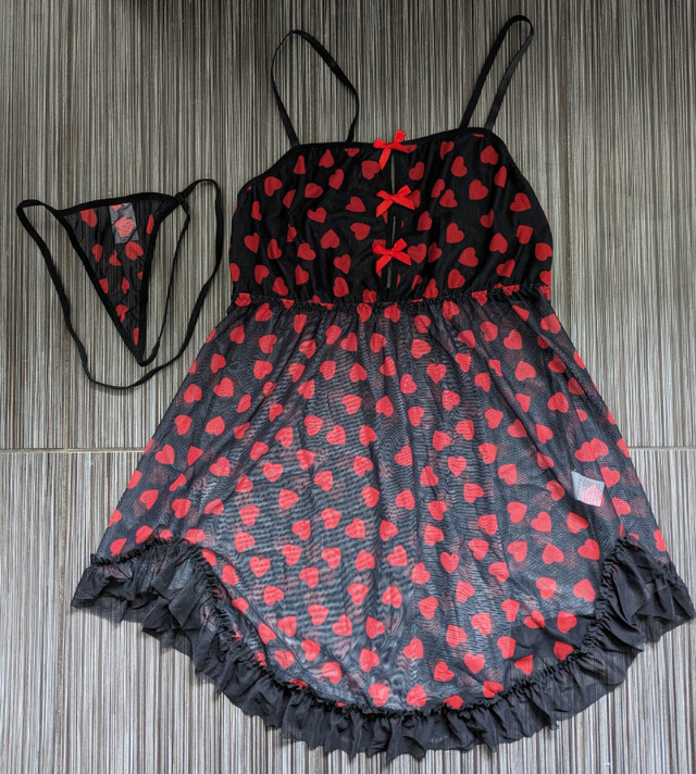 Nuisette noir ruban rouge avec tanga lingerie 2XL neuf dans Femmes - Autre  à Longueuil/Rive Sud - Image 3