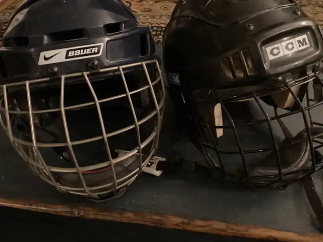 Children’s Hockey Helmet in Hockey in City of Toronto - Image 4