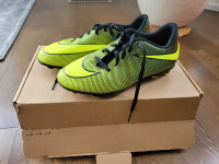 Youth Nike Soccer Cleats, Size 5y