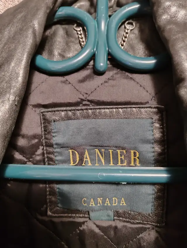 Danier Genuine Leather Jacket in Men's in Oshawa / Durham Region - Image 5