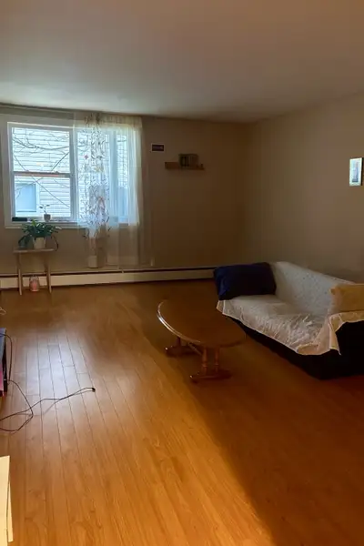 1-Bedroom Apartment Available – Lease Takeover. Option to renew yearly or month to month! Location:...