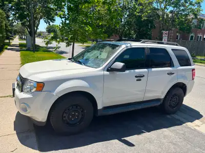 2011 Ford Escape XLT v6 3.0 AS IS ALL / Winter Tire / UVIP