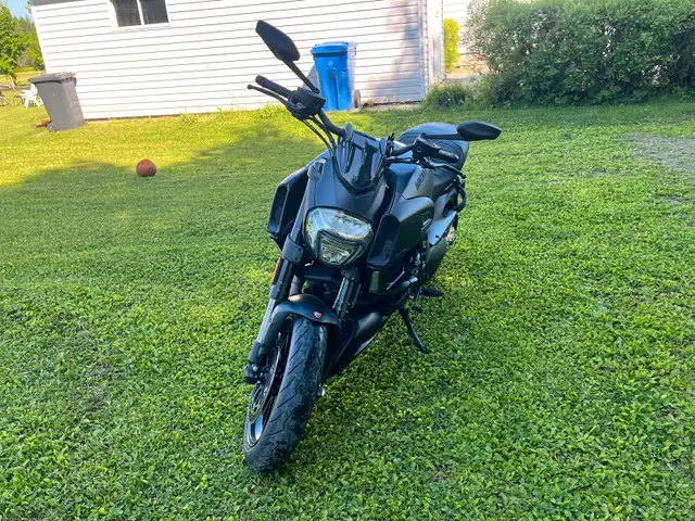 Ducati Diavel in Sport Touring in Québec City - Image 4