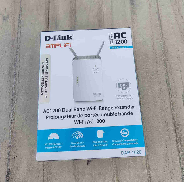 D-Link AC1200 Dual Band Wi-Fi Range Extender  in Networking in Oshawa / Durham Region