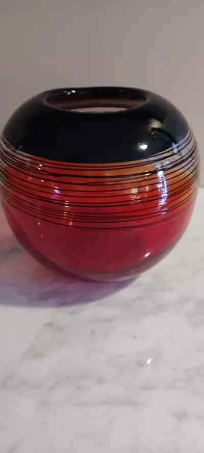 Uniquu  Decorative Hand-blown Glass Vase Flowers Table Counter, View more