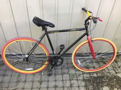 Next to new fixie for sale NW Near SAIT Jubilee