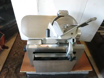 Globe model 725 in excellent condition, automatic, gear driven meat slicer or can also be used manua...