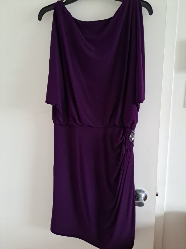Robe de soirée dans Femmes - Robes et jupes  à Longueuil/Rive Sud - Image 2